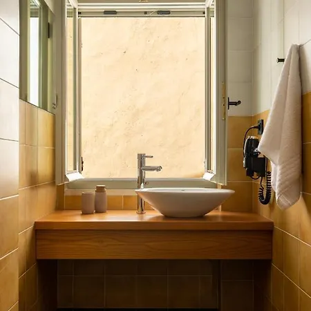 Flaneur Hotel *